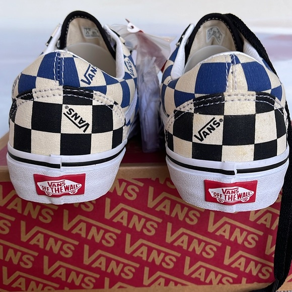 Vans WMNS Old Skool (Big Check) Black/Navy
VN0A4U3BWRT
Sneakers - Picture 13 of 16